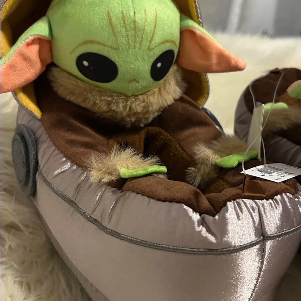 NEW! Gap Kids Star Wars Grogu Slippers Size 3/4